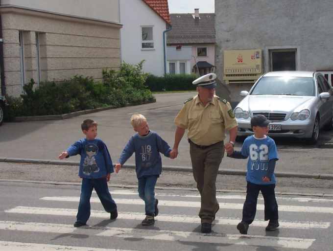 Besuch von der Polizei im Kindergarten