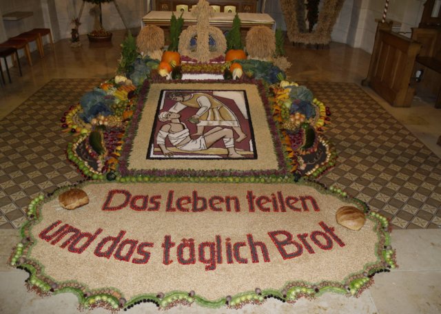 erntdankaltar2015002.jpg