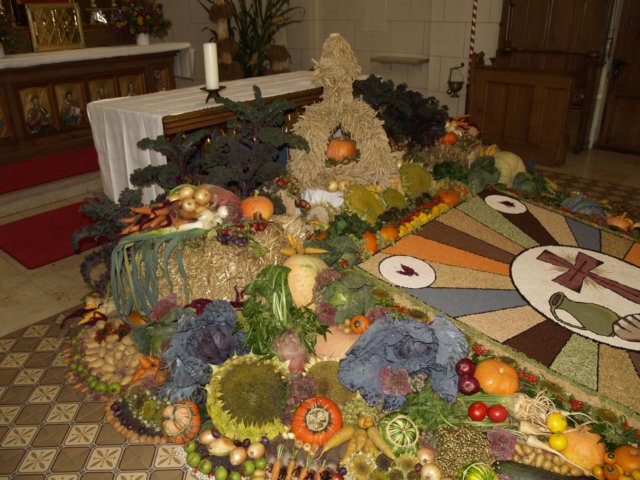 erntedankaltar2016010.jpg